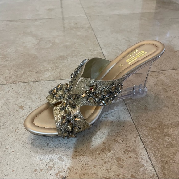 Shoes Sparkly High Heels With Gemstones And Clear Heel Size 55 Poshmark